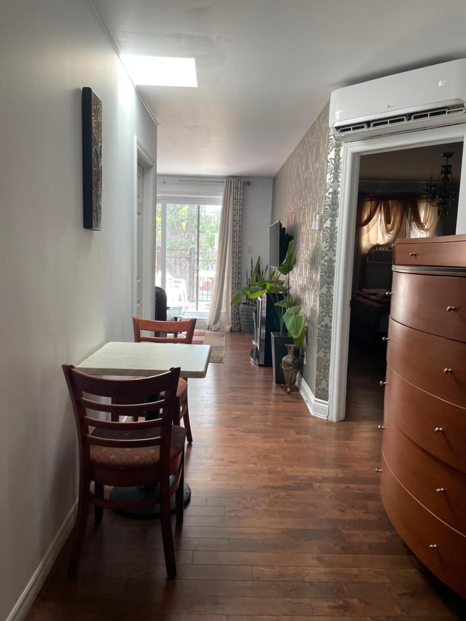 Self Service Small Breakfast, 2 Double Beds Private Room Montréal Buitenkant foto
